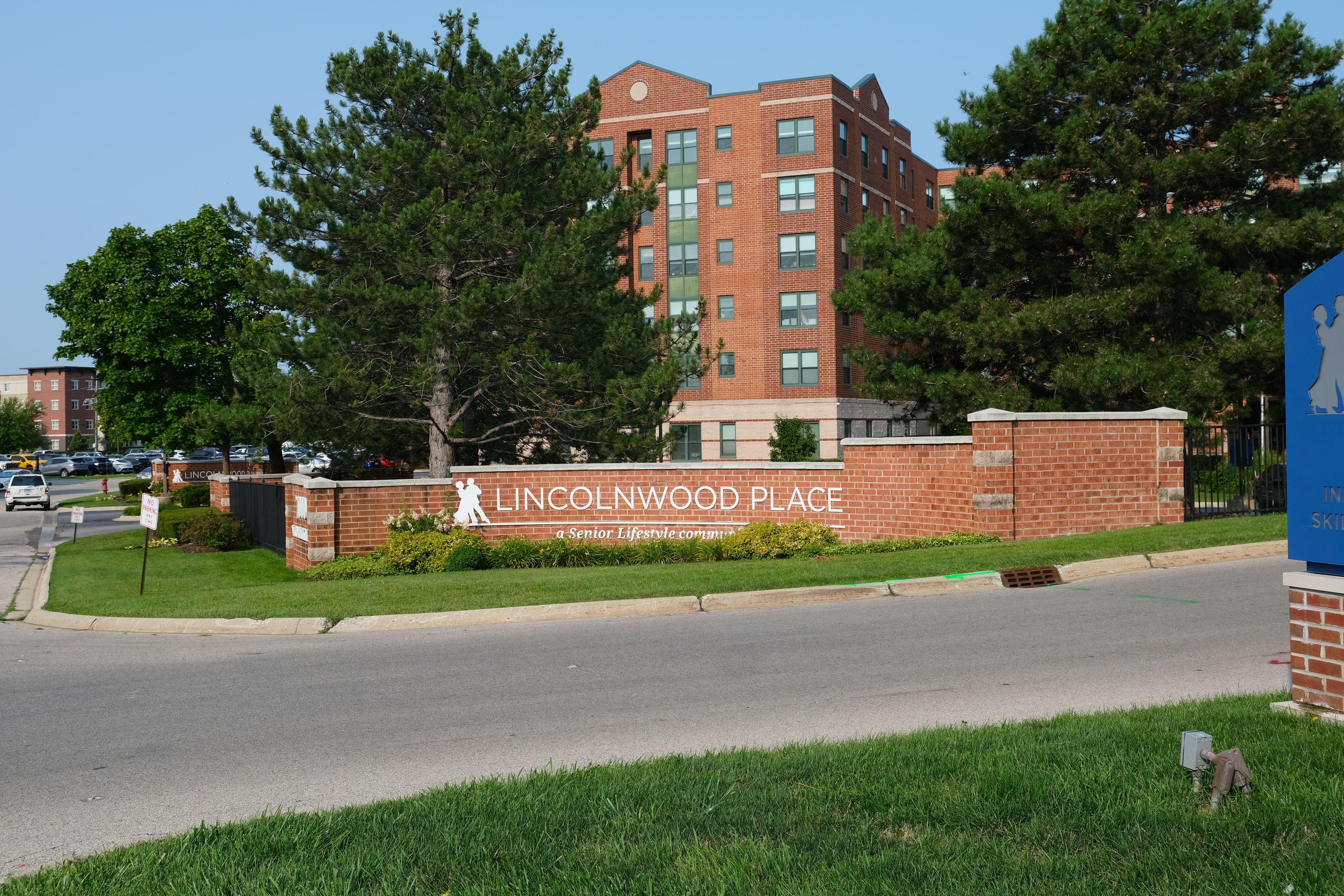 Lincolnwood Place 1