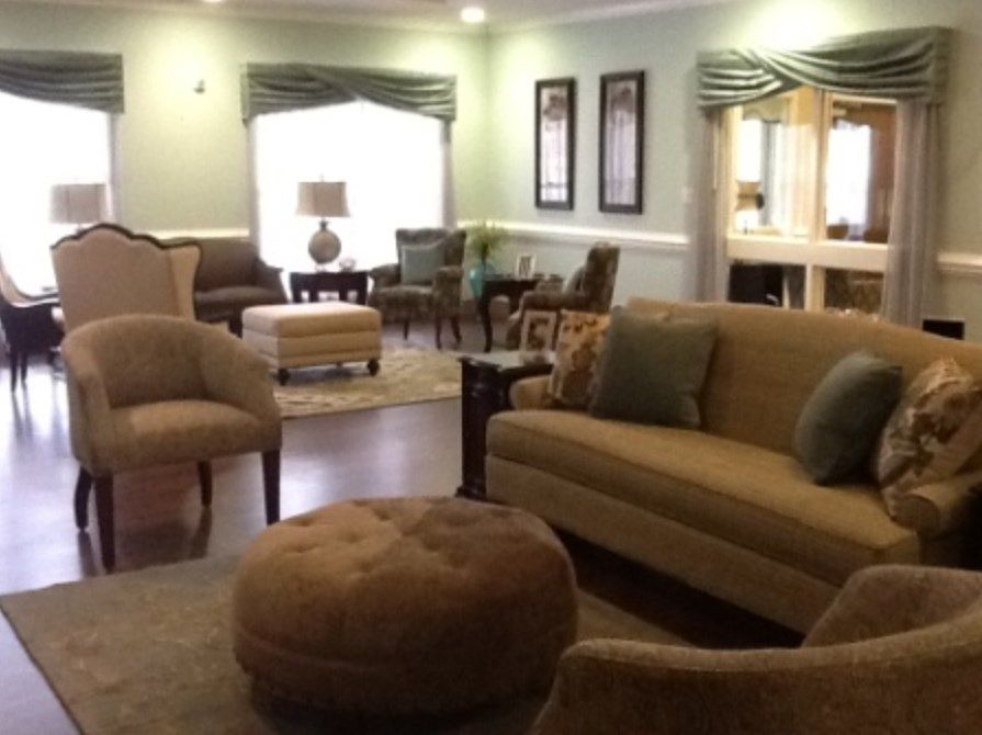 Interior of Ranson Ridge Assisted Living community, featuring living room furniture and decor.