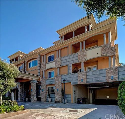 Courtyard Villa Estates 4