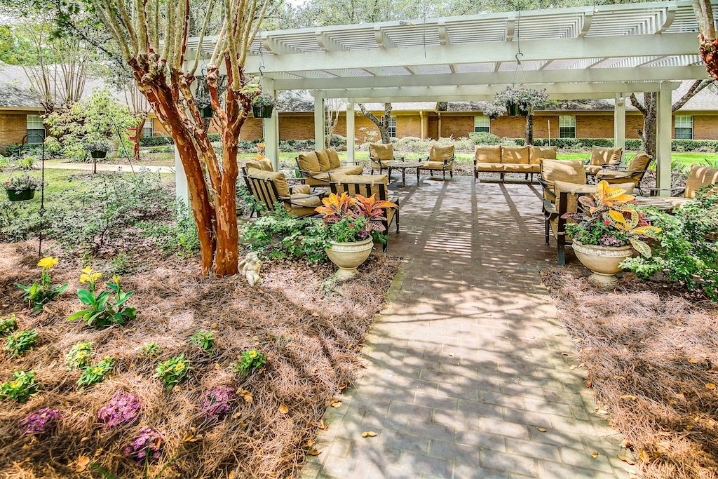 Pacifica Senior Living Woodmont 2