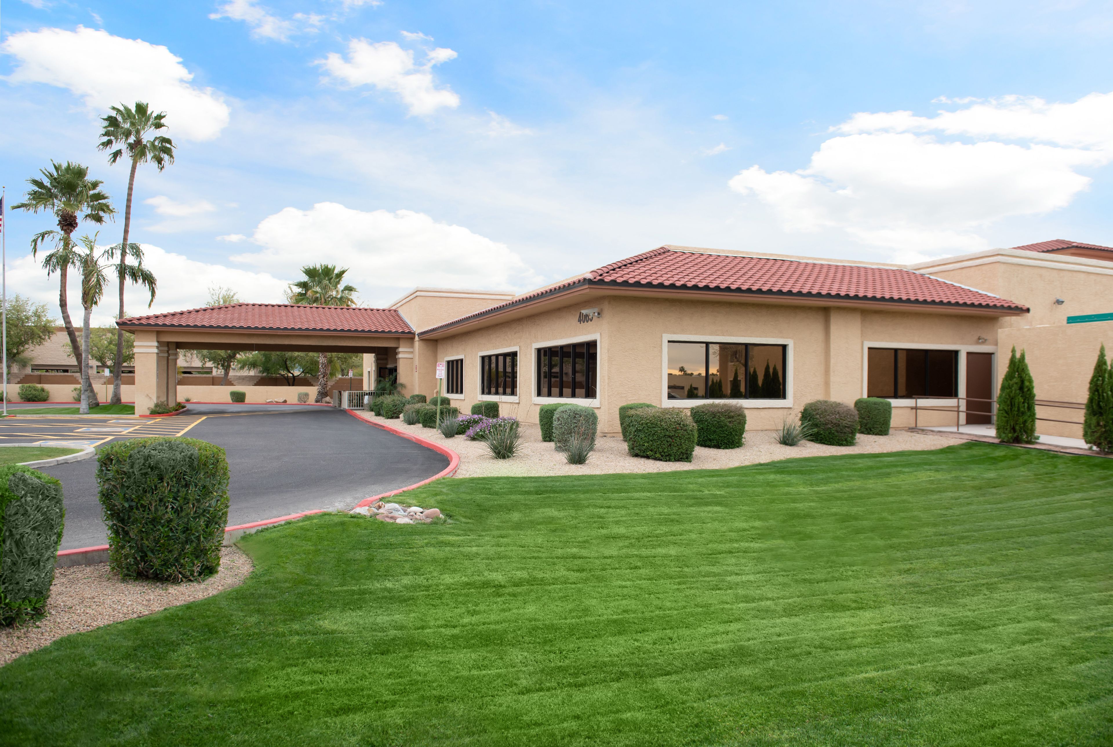 Life Care Center Of Paradise Valley 4