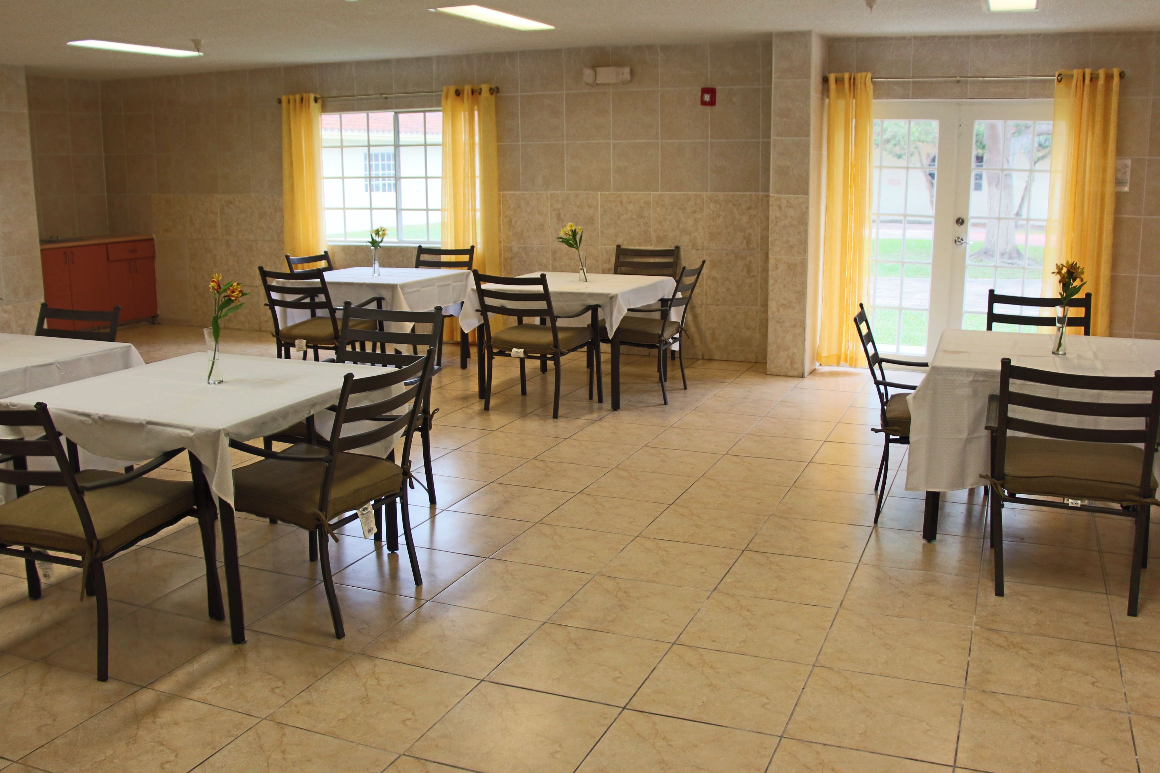 Floridian Gardens Assisted Living Facility 2