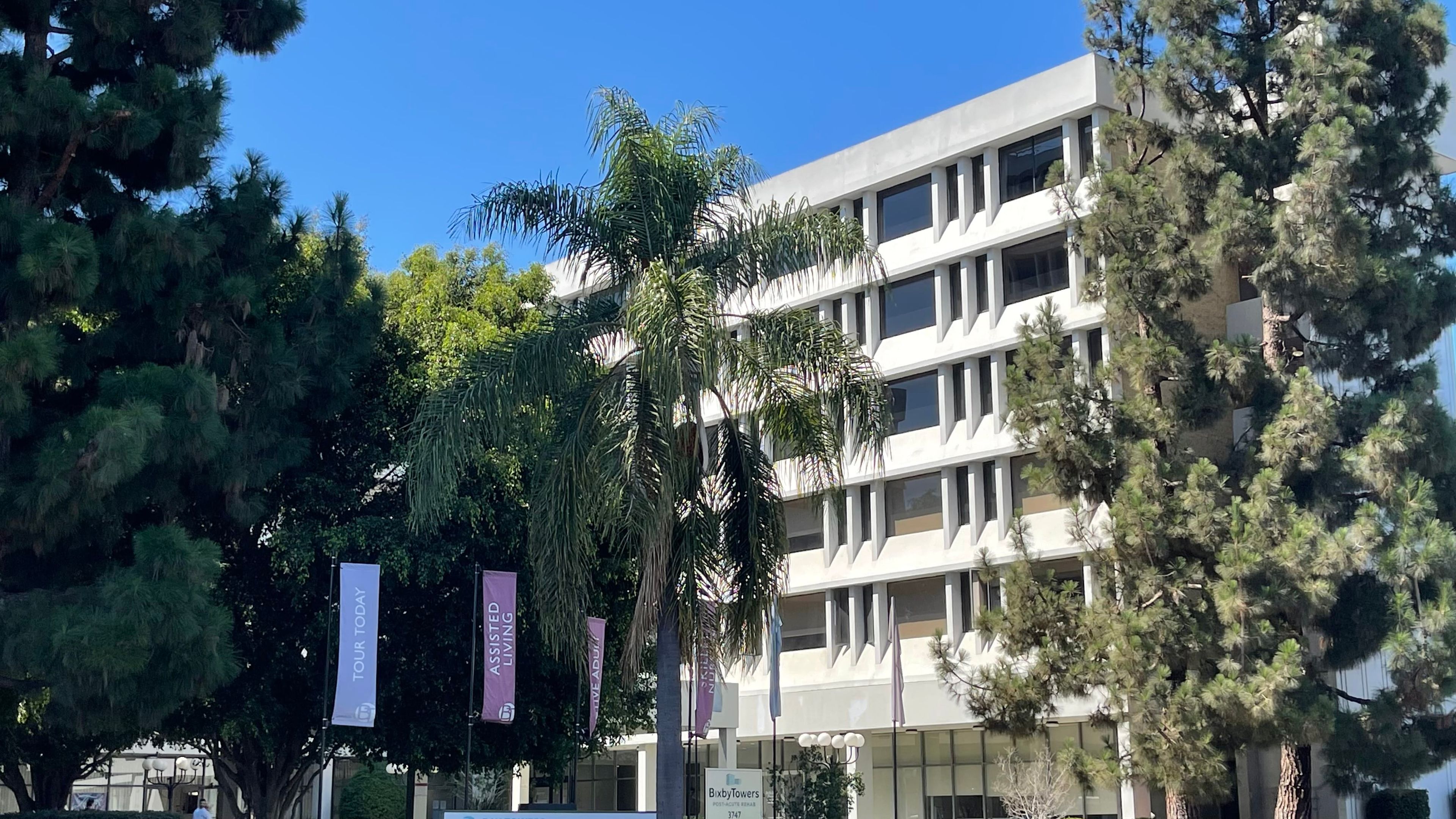 Bay Towers at Bixby Knolls 2