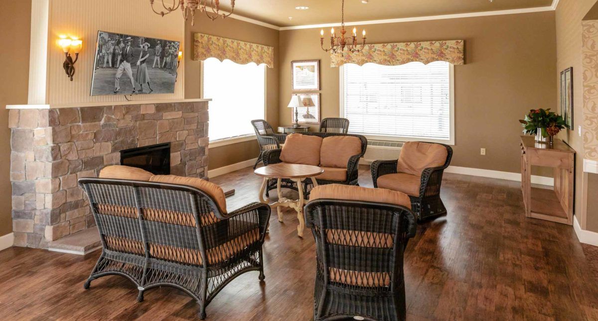 Senior living community Northbrook Inn featuring elegant interior design, dining room, and foyer.