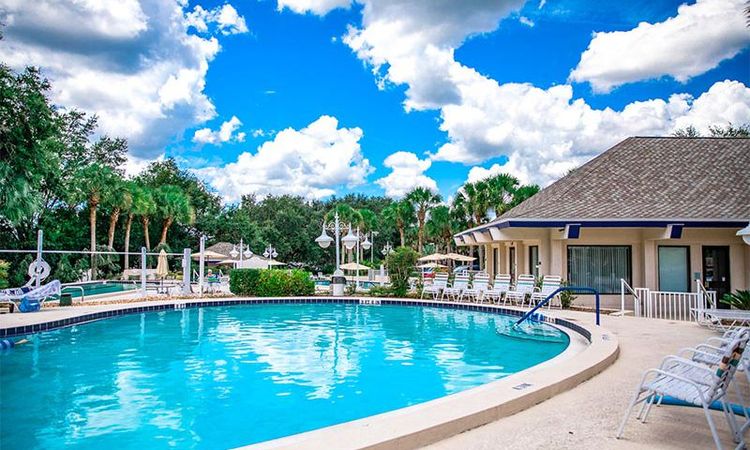 Oak Run - Get Pricing, Photos & Amenities in Ocala, FL - Seniorly