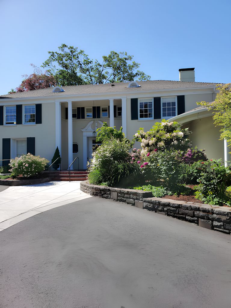 Celia's House In Holmes Park, Medford, OR 3