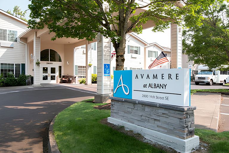 Avamere-at-Albany-1-exterior-1-exterior-front-14_sly_high_res_
