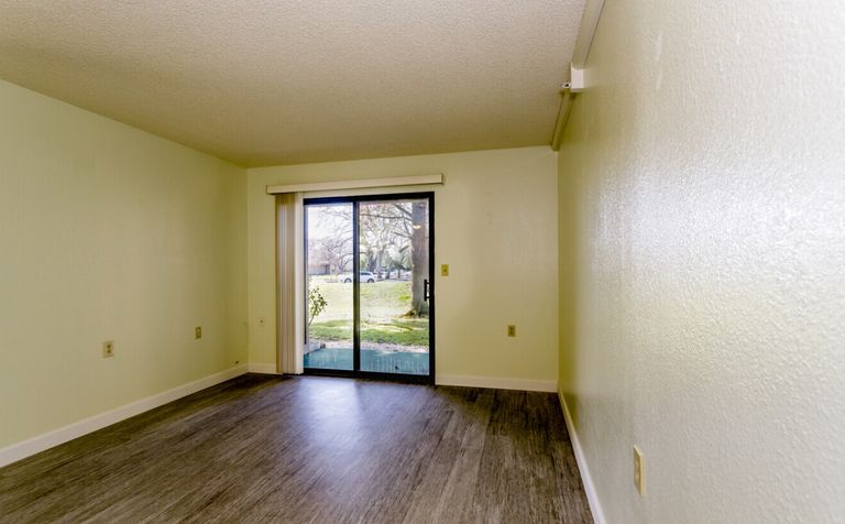 The Crest at Citrus Heights, Citrus Heights, CA 3