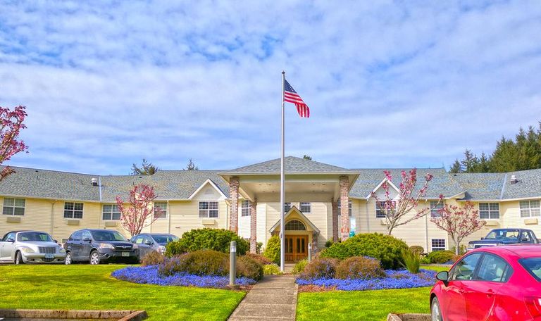 Lakeview Senior Living, Lincoln City, OR 1