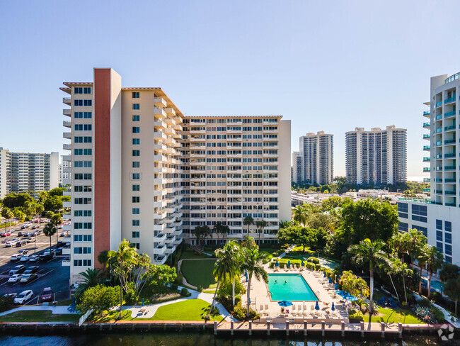 Coral Ridge Towers, Fort Lauderdale, FL 1