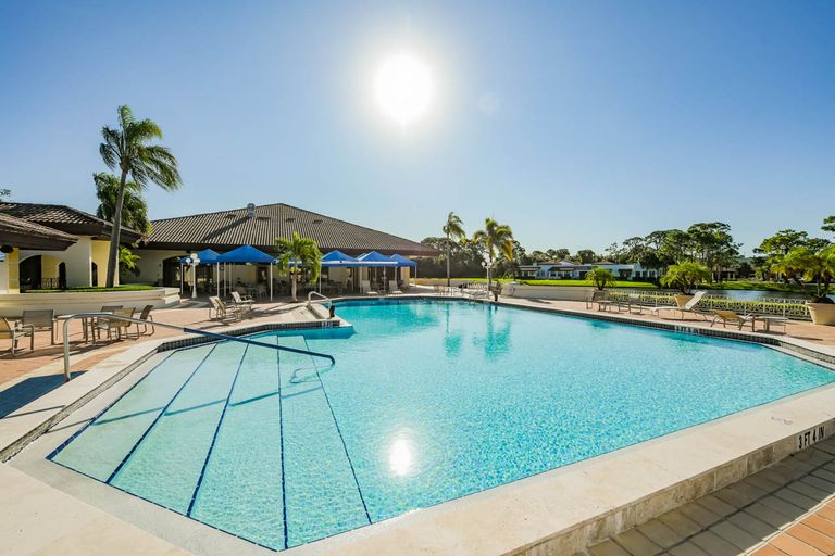 The Fountains At Lake Pointe Woods (UPDATED) Get Pricing & See 42