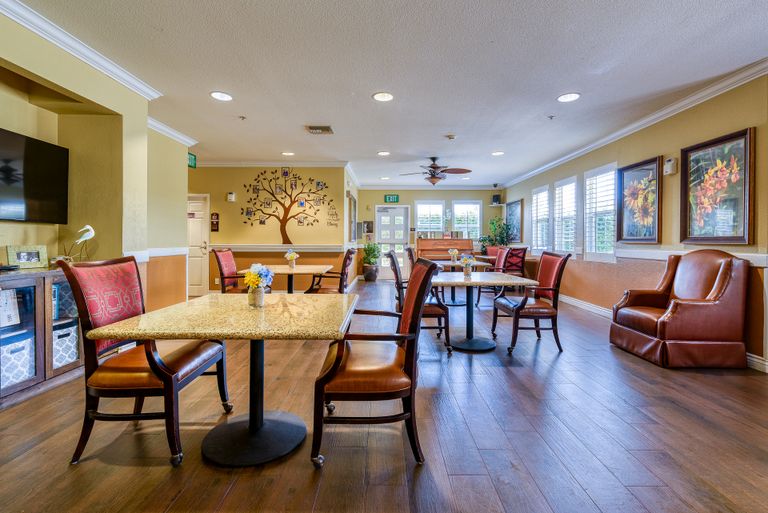 Pacifica Senior Living Newport Mesa, Costa Mesa, CA 3