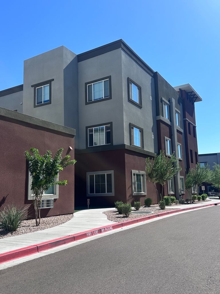 The Manor Village At Desert Ridge