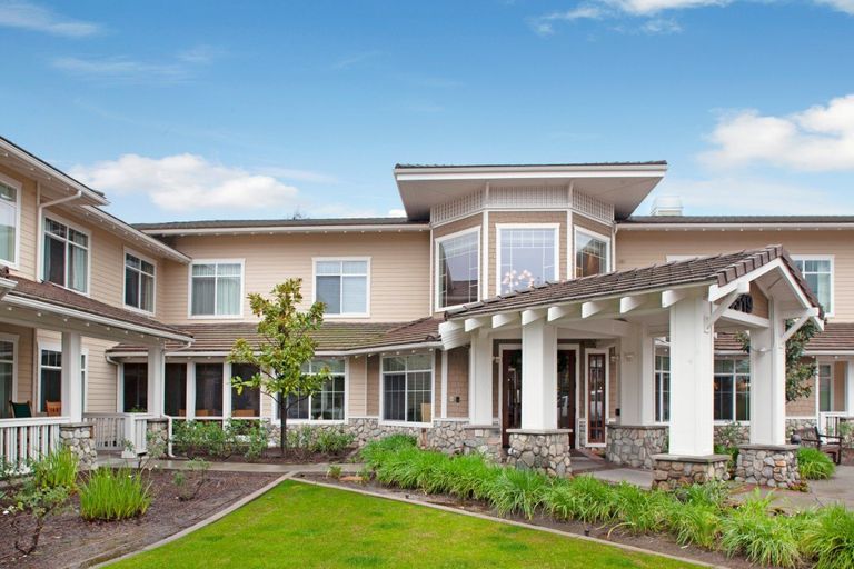 Senior living community Ivy Park at Alta Loma featuring modern architecture and suburban housing.