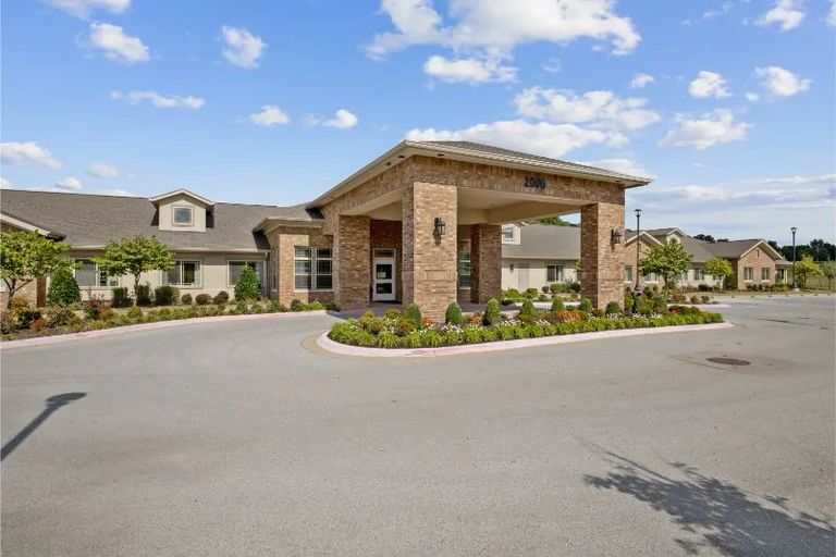 Magnolia Place Memory Care & Transitional Assisted Living, Rogers, AR 1