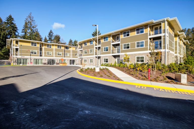 Mirror Lake Village Senior Living Community, Federal Way, WA 3