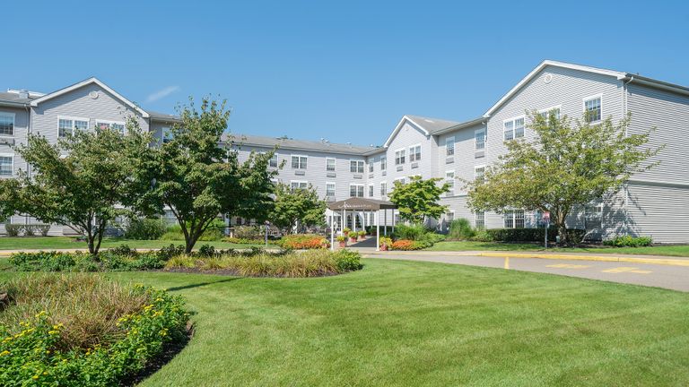 Atria Hertlin Place, Lake Ronkonkoma, NY 2