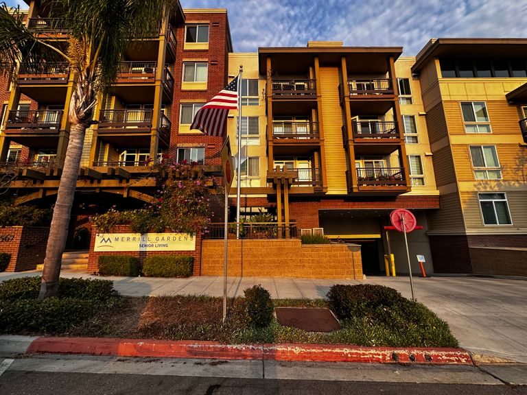 Merrill Gardens At Bankers Hill, San Diego, CA 1