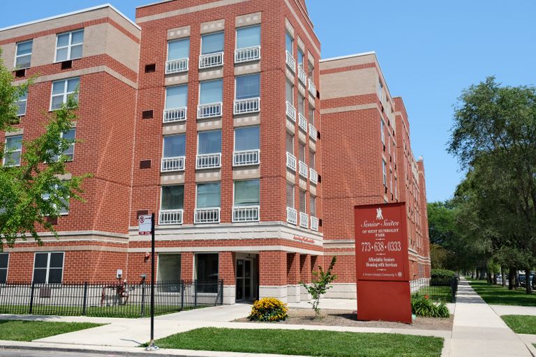 Senior Suites West Humboldt Park, Chicago, IL 3