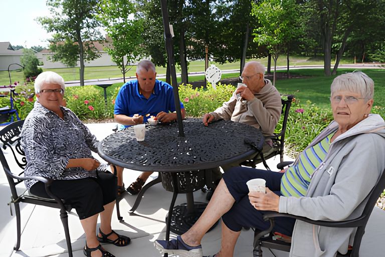 northern-lakes-senior-living_2_sly_high_res_