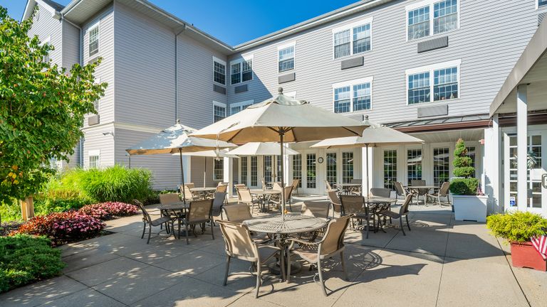 Atria Hertlin Place, Lake Ronkonkoma, NY 3