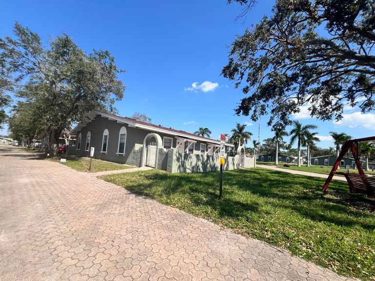 The Villas of Casa Celeste, Seminole, FL 3