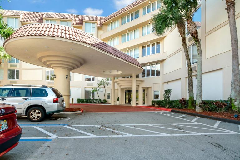 The Atrium at Boca Raton, Boca Raton, FL 2