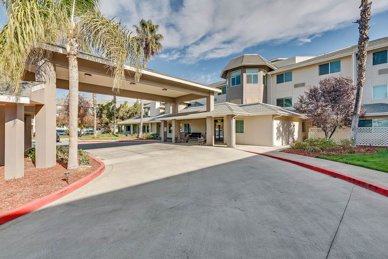 The Remington Senior Living, Hanford, CA 1