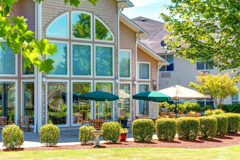 vineyard-heights-assisted-livingvineyard-heights-assisted-living-exterior-7