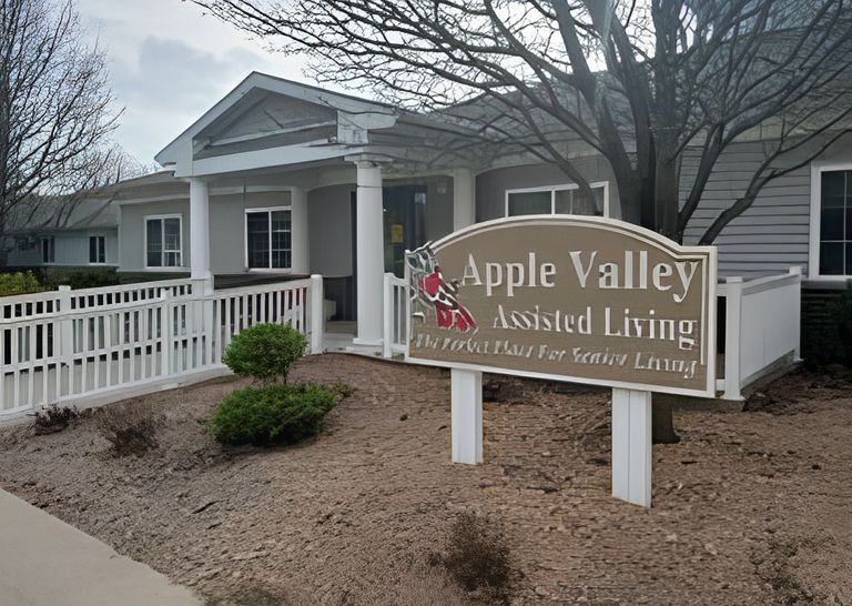apple-valley-assisted-living_02_sly_high_res_