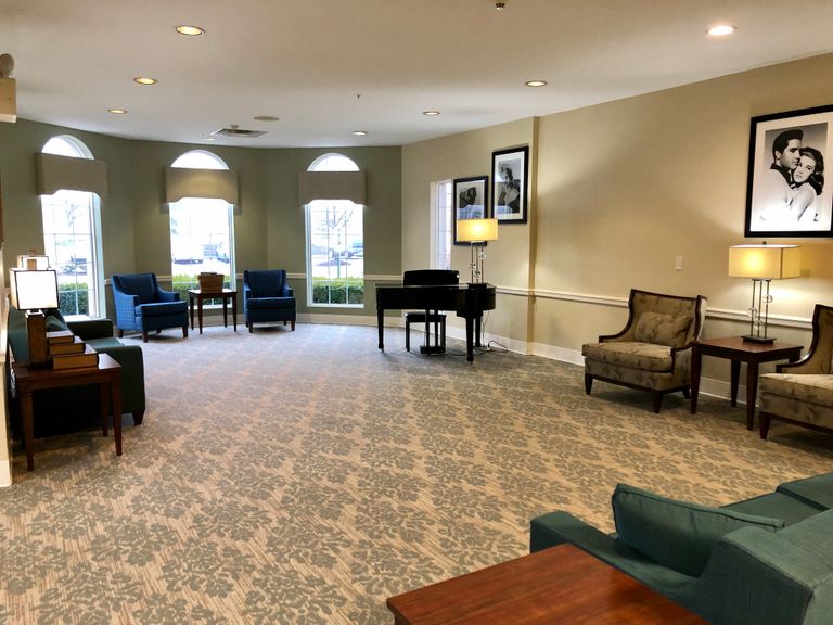 Paramount Senior Living at Middleburg Heights, Middleburg Heights, OH 2