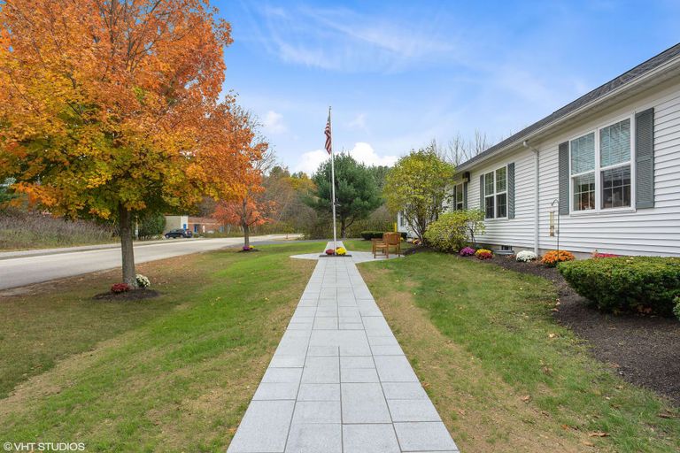 Pines Of Newmarket (UPDATED) Get Pricing, See 12 Photos & See Floor