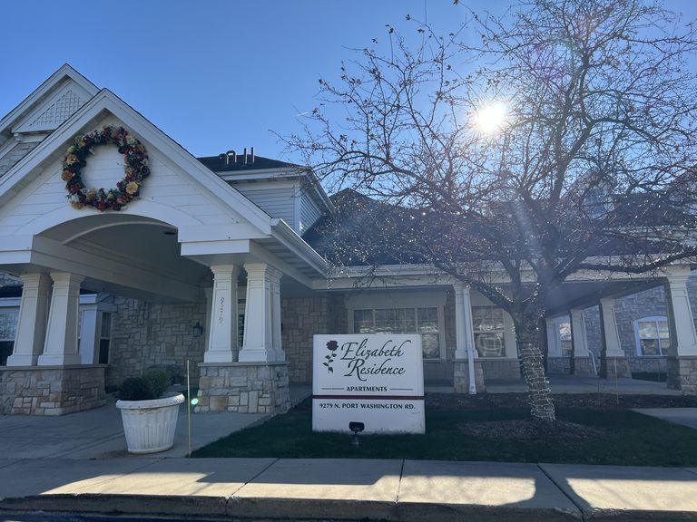 The Apartments At Elizabeth Residence, Milwaukee, WI 1