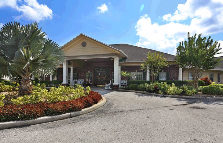 Senior living community, Sodalis Tampa, featuring villas, gardens, and outdoor spaces.