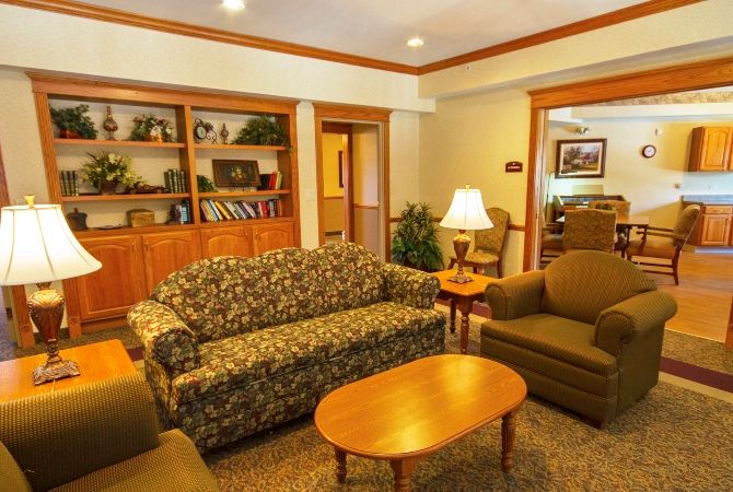 River Woods Place Assisted Living Community, Manitowoc, WI 3