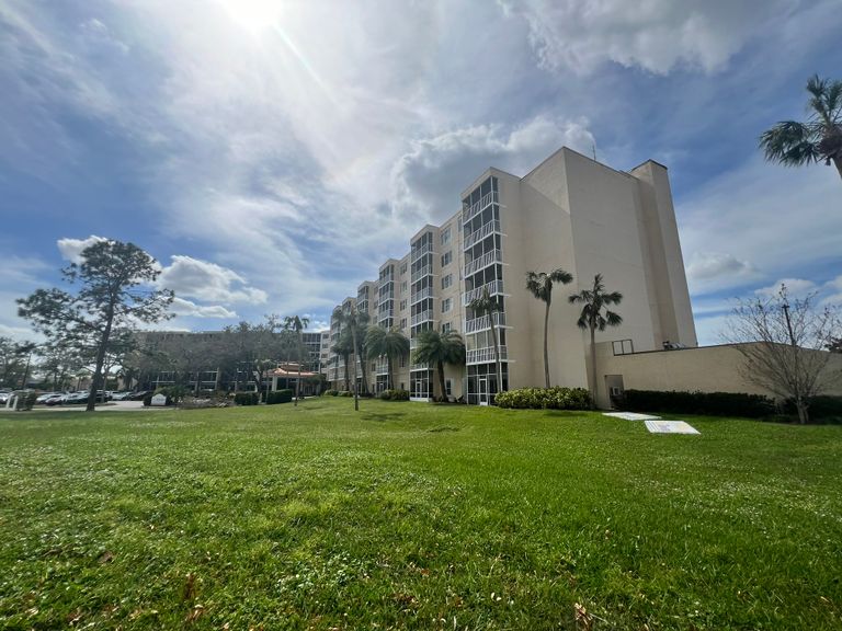 Sun Towers Retirement Community, Sun City Center, FL 2