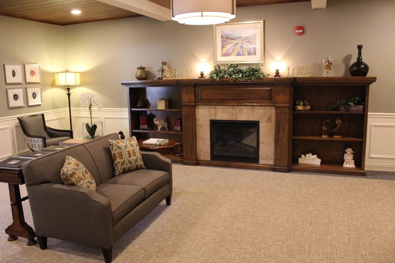 evergreen-place-assisted-living-normalevergreen-place-assisted-living-normal-interior-2