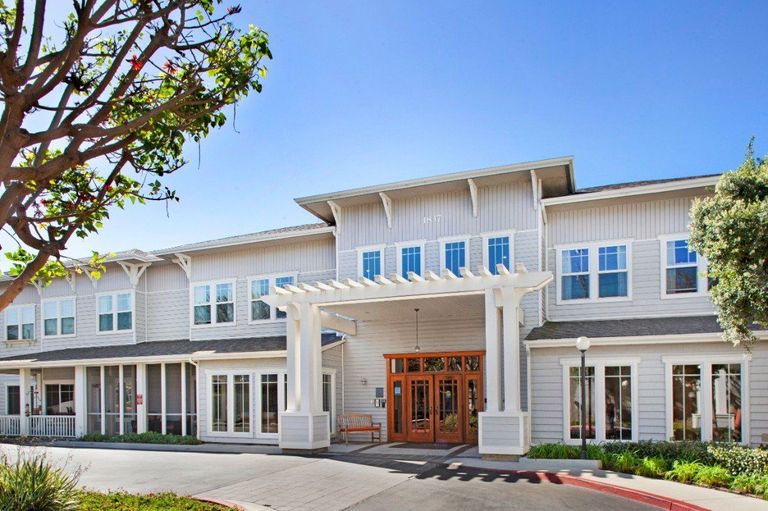 sunrise-assisted-living-of-hermosa-beach-exterior-3