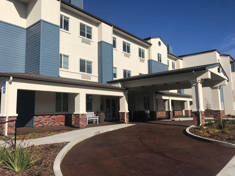 summerset-lincoln-assisted-living_12