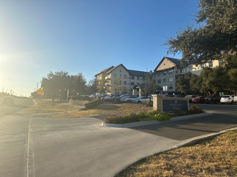 Grand Living at Georgetown, Gerogetown, TX 3