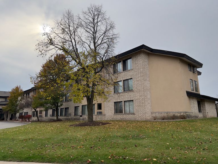 Oak Hill Terrace Senior Living, Waukesha, WI 3