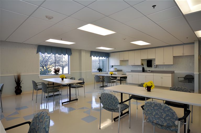 the-pines-at-utica-center-for-nursing-and-rehab-dining-1_sly_high_res_