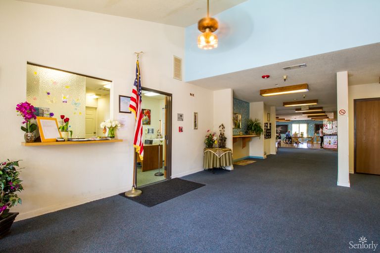 Hillcrest Memory Care Living Pricing, Photos and Floor