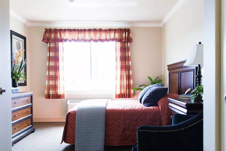 Dayton Senior Living at Laurelwood Pricing, Photos and