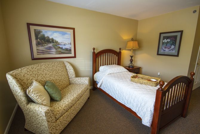 Meadowmere Oak Creek - Senior Living Community Assisted Living in Oak Creek,  WI - FindContinuingCare