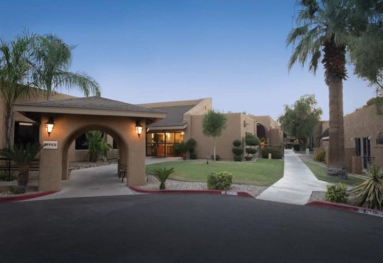Pacifica Senior Living - Scottsdale Village Square_01.jpg