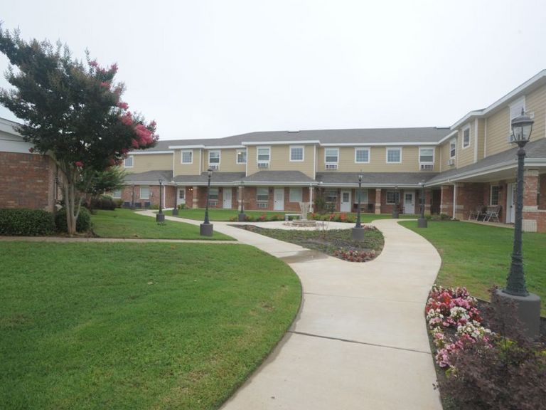 Oak Wood Place Pricing Photos And Floor Plans In Athens Tx Seniorly