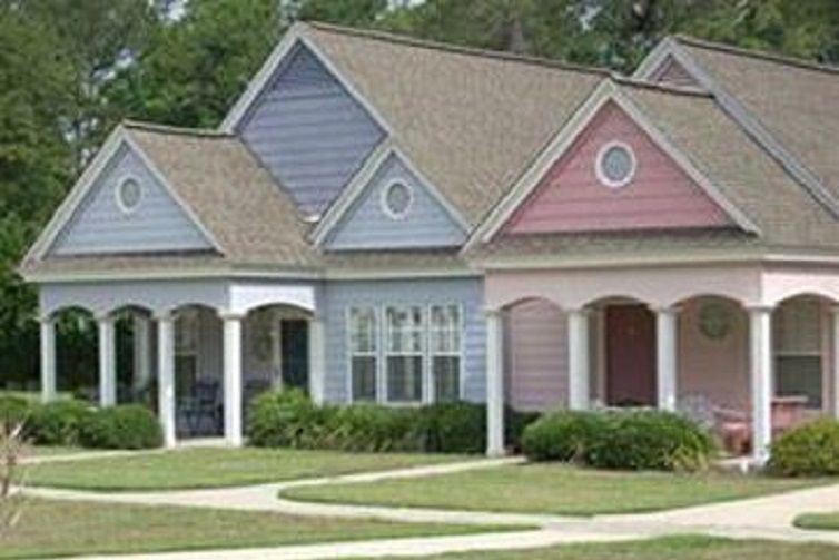 SouthernPinesSeniorLiving_Photos_08_Seniorly.jpg