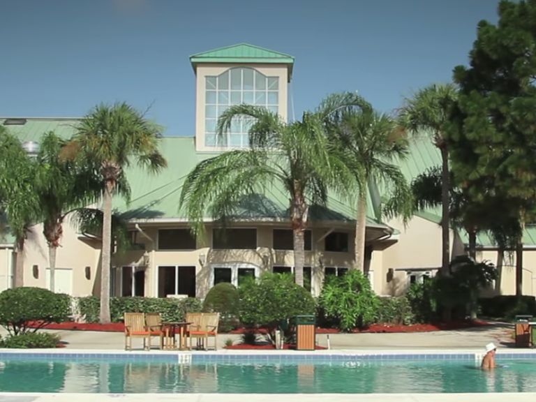 Featured image of post Best Resorts Near Melbourne Fl : Seashell suites resort, blue view inn, and best western plus sebastian hotel &amp; suites are some of what are the best hotels near ryckman park?