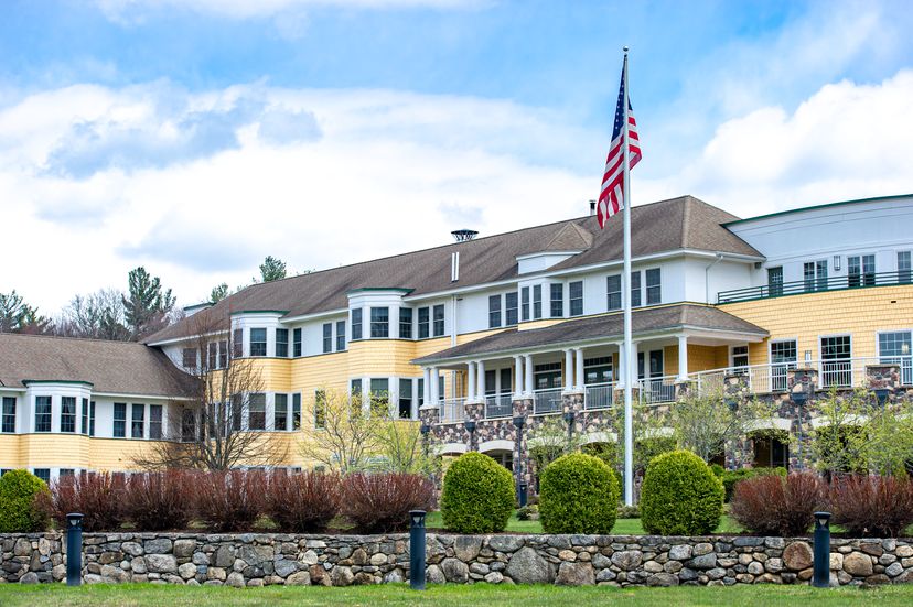 Nichols Village Pricing, Photos & Amenities in Groveland, MA Seniorly